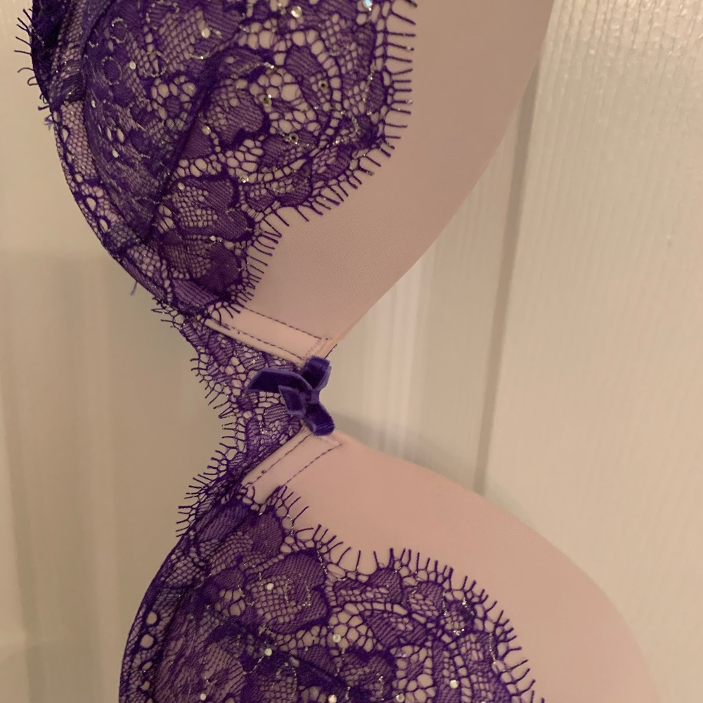 Victoria Secret bra size 36C  NWT purple lace